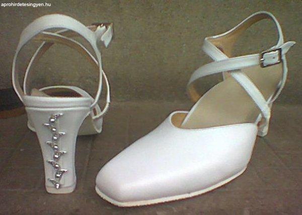 Női esküvői cipő 1. 37-41-es méretig