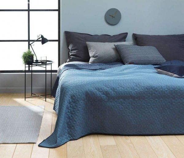 Ágy- vagy kanapéhuzat, megfordítható, kétoldalas, kopásálló, steppelt,
kék, 160 x 220