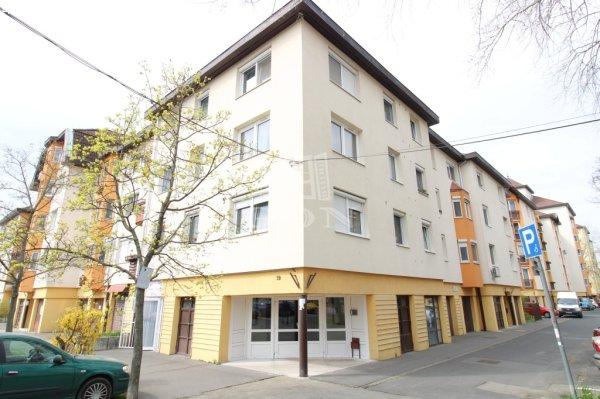 Eladó lakás Budapest, XVIII. kerület, 	Gloriett-lakótelep