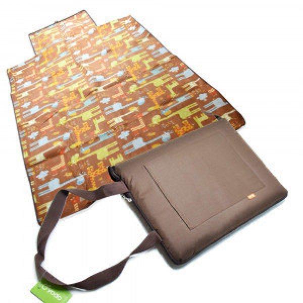 Piknik matrac 150x135 cm - vállra akasztható / barna