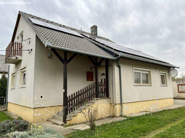 Csorna - napelemrendszerrel ellátott családi ház eladó
