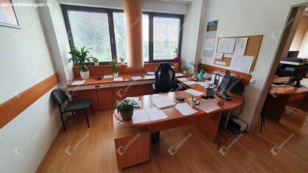 Miskolc-Egyetemvárosban különböző méretű felújított, panorámás
irodák kiadók