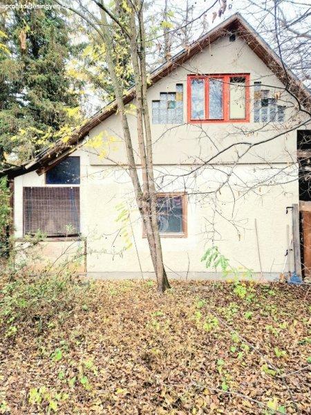 Eladó családi ház Pócsmegyer, 	Glóbusz közelében
