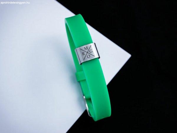 Amulett egyedi medálos MoMents zöld színű szilikon karkötő