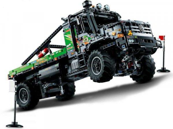 LEGO® Technic: 4x4 Mercedes-Benz offroad truck