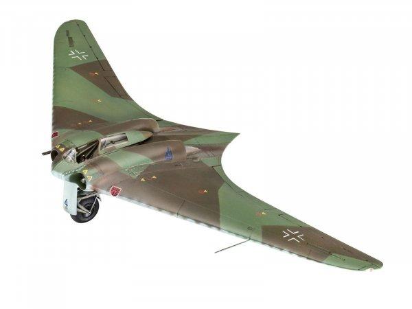 Revell Horten Go229 A-1 vadászrepülőgép műanyag modell (1:48)
