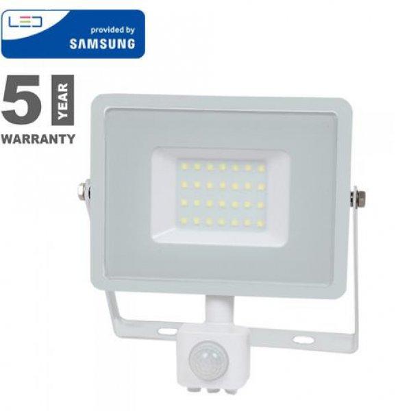 Mozgásérzékelős Samsung LED reflektor meleg fehér 30W/100° IP65 fehér
ház