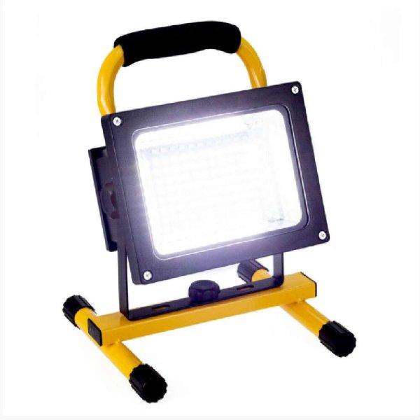 Napelemes hordozható LED reflektor 200 W – beépített akkumulátorral, LED
töltéssel (BBV)