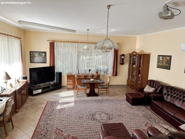 Eladó családi ház Budapest, XVI. kerület, 	Sashalom csendes
mellékutcájában
