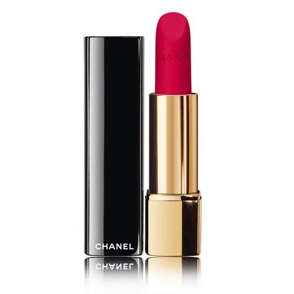 Chanel Tartós matt rúzs Rouge Allure Velvet (Luminous Matte Lip
Colour) 3,5 g 69 Abstrait