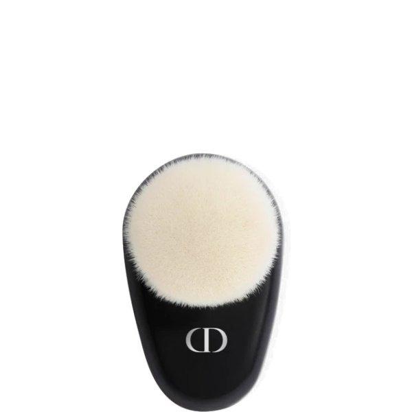 Dior Púder és sminkecset N°18 Backstage (Face Brush)