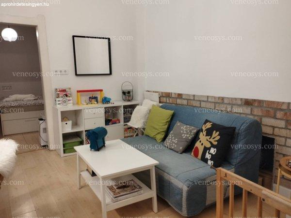 Felújított 2 szobás sorházi lakás eladó! - Budapest XIX. kerület